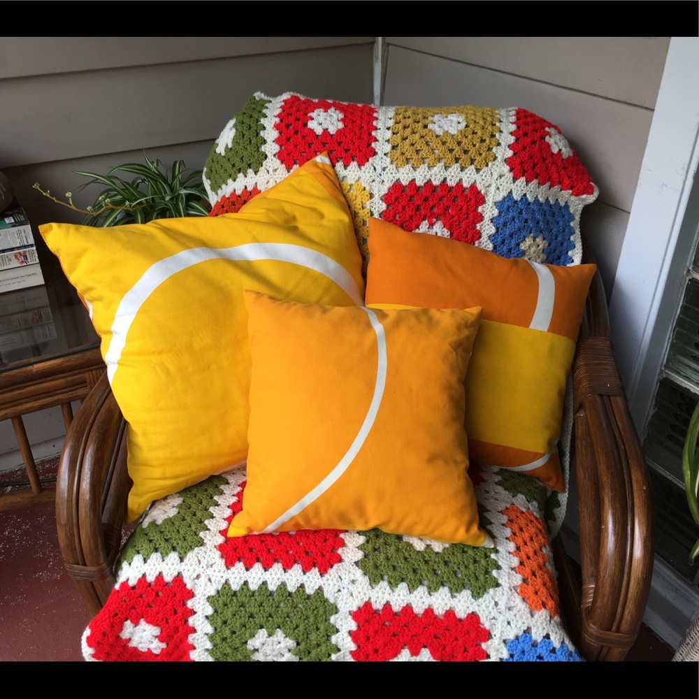 💖VTG Op Art/Mod/MCM pillow set💖 Orange/Yellow - Picture 2 of 7